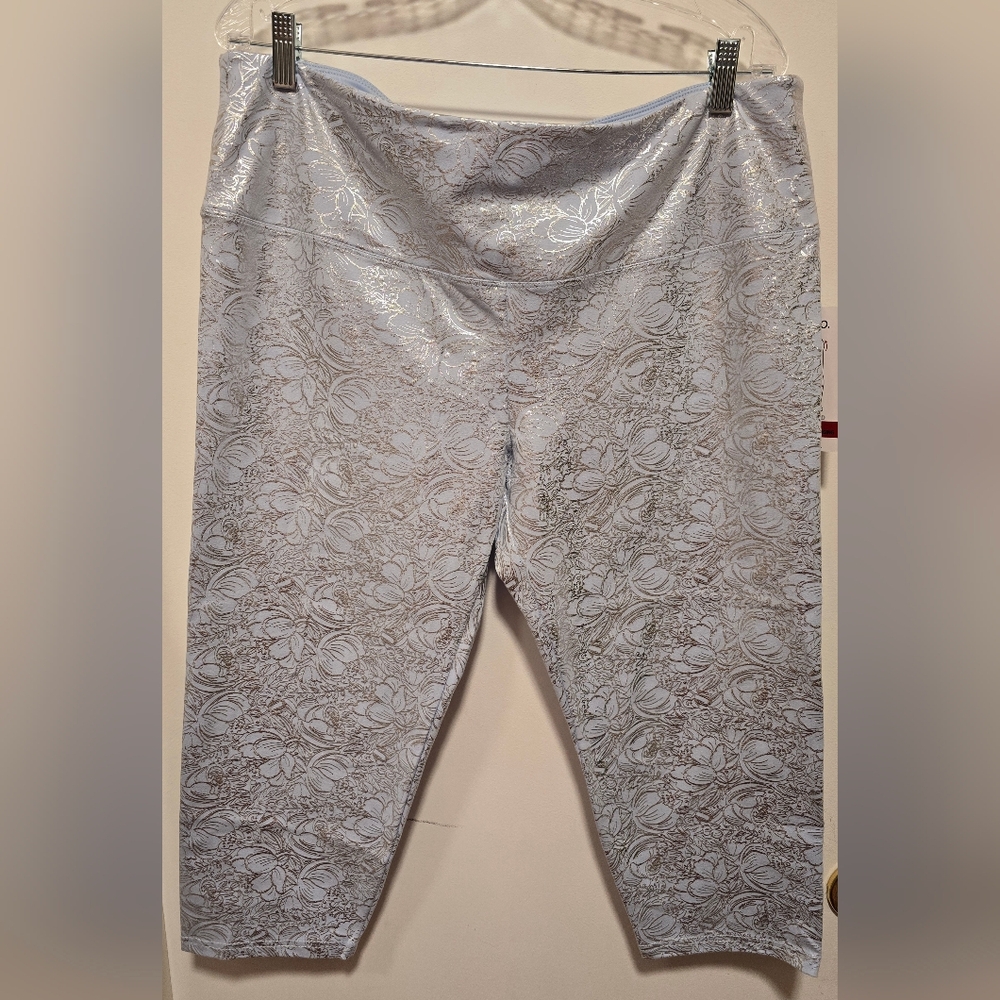 Intro. Love The Fit Capri Legging with Tummy Control (K)